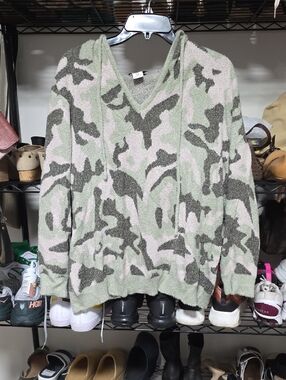 Rachel Zoe Green and Cream Camouflage V-Neck Sweater